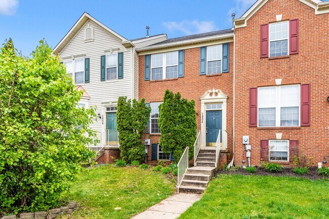 Building Photo - Beautifully Renovated Townhome in Walnut Ridge