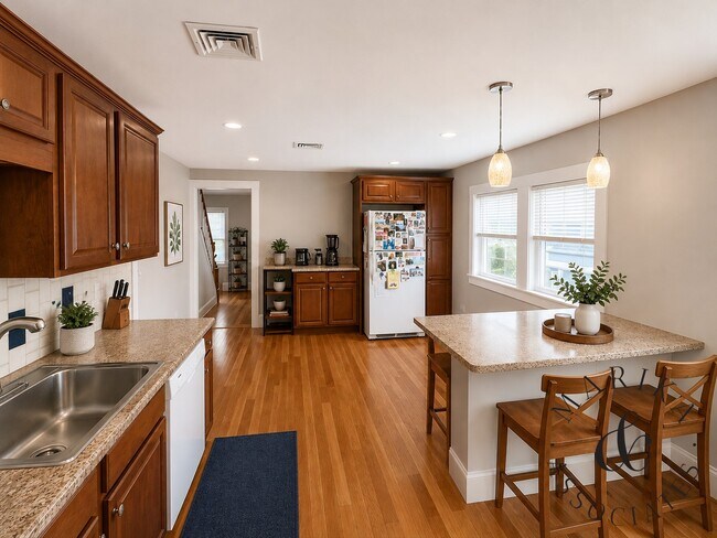 Photo - 58 Oak St