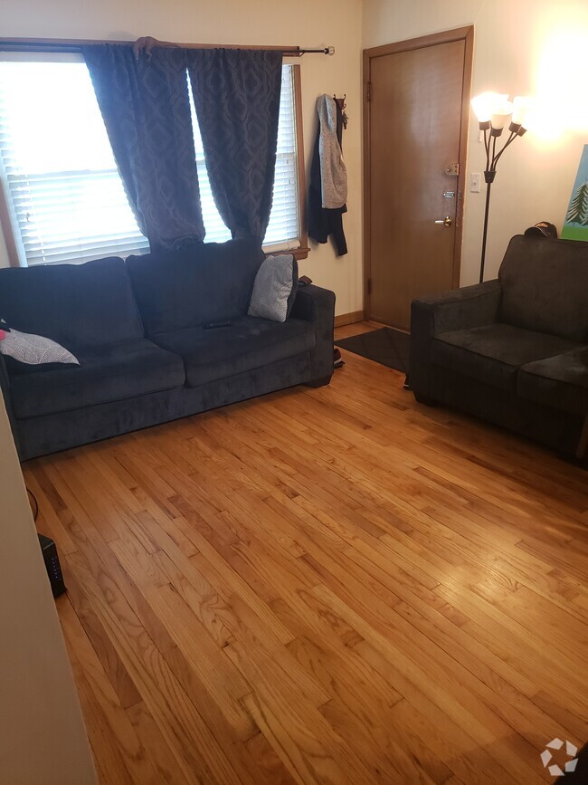 Apt 2 Living Room - 3235 S 48th St Rental