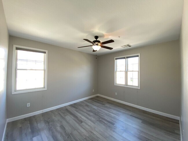 Photo - Resort-Style Living in Gilbert – 3 Bed Townhome Near SanTan Village