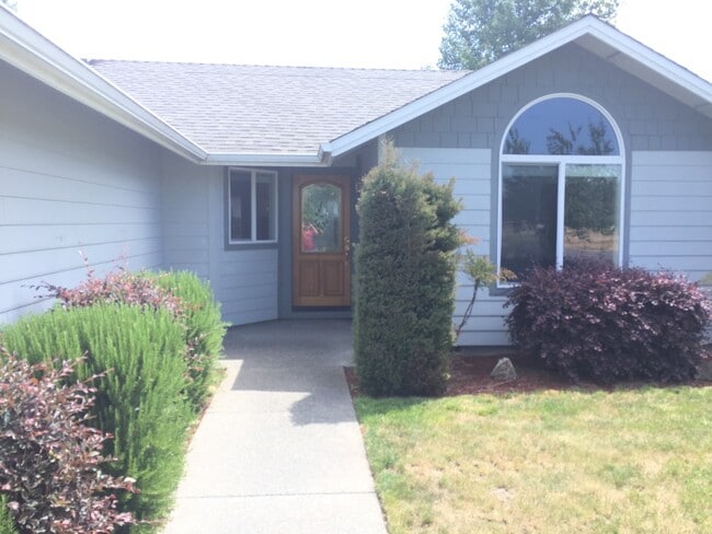 Nice home in newer neighborhood - Nice home in newer neighborhood