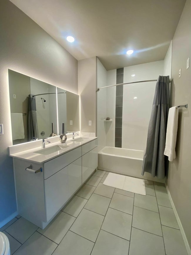 Crown at Seven Oaks Apartment Homes Tulsa, OK