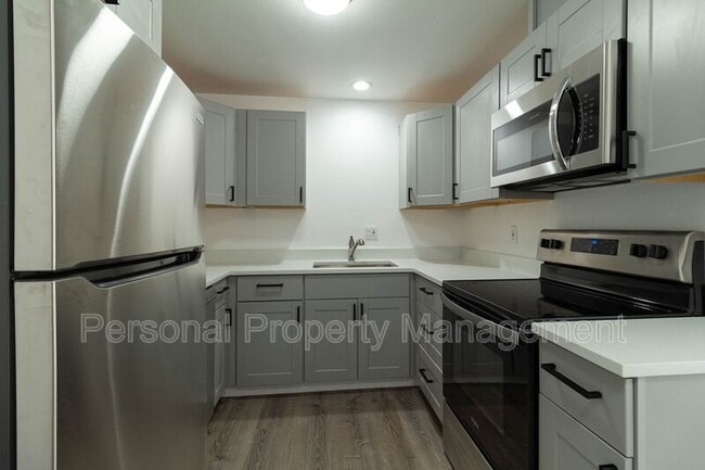 Photo - 4325 E 17th St