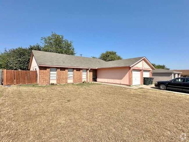 Building Photo - 2210 Shoemaker Dr Unit B Rental