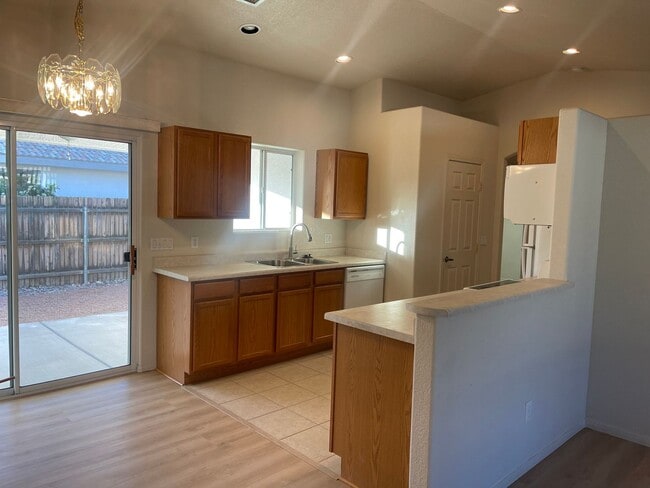 Photo - Occupied - 2 bedroom 2 bath in Aspen Shadows Contact Property Pros Property Management for more d...