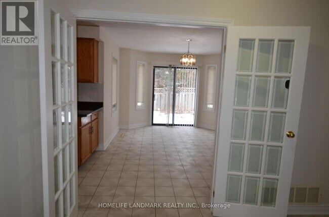 Photo - 129 Lyndhurst Dr