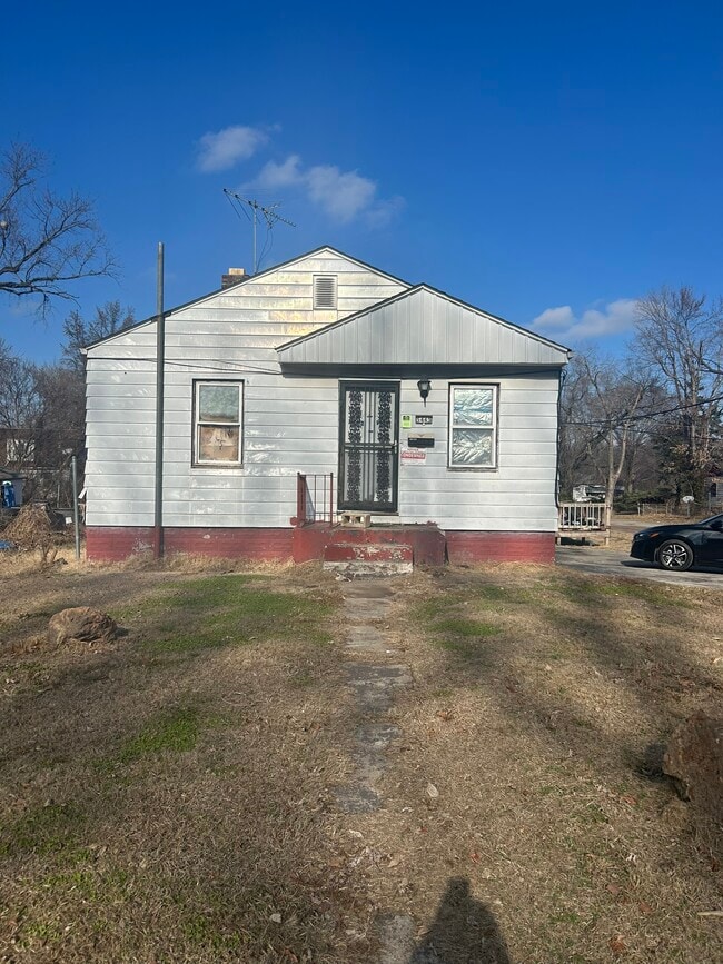 Building Photo - 5443 Rosemont Ave