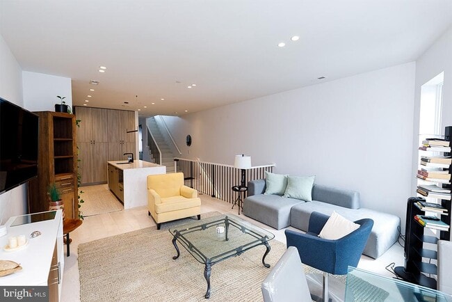 Photo - 1321 Monroe St NW