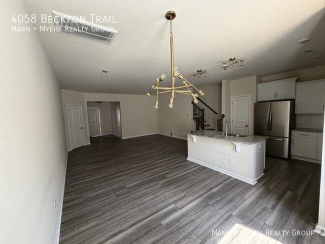 Photo - 4058 Beckton Trl