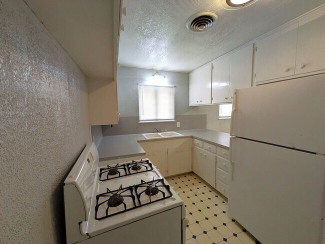 Photo - 3529 Bowling Ln