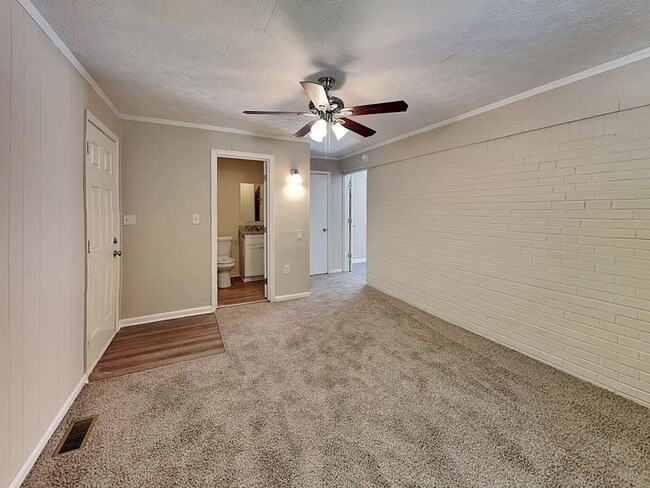 Photo - 5950 Community Rd SE