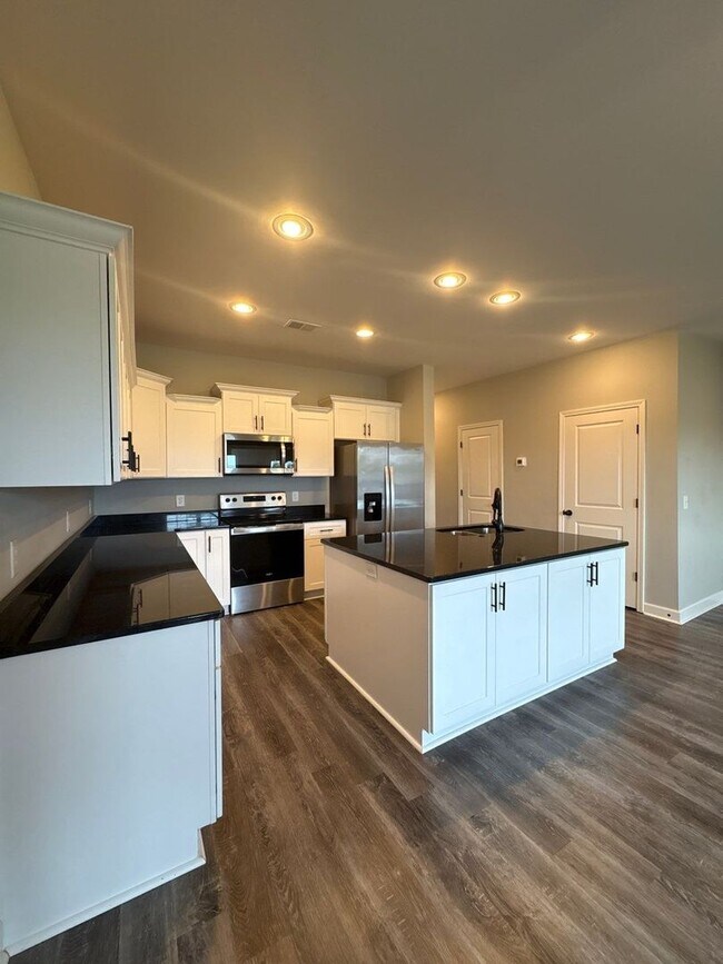 Photo - Beautifully Renovated 3BR/2.5BA! Spacious & Move In Ready!