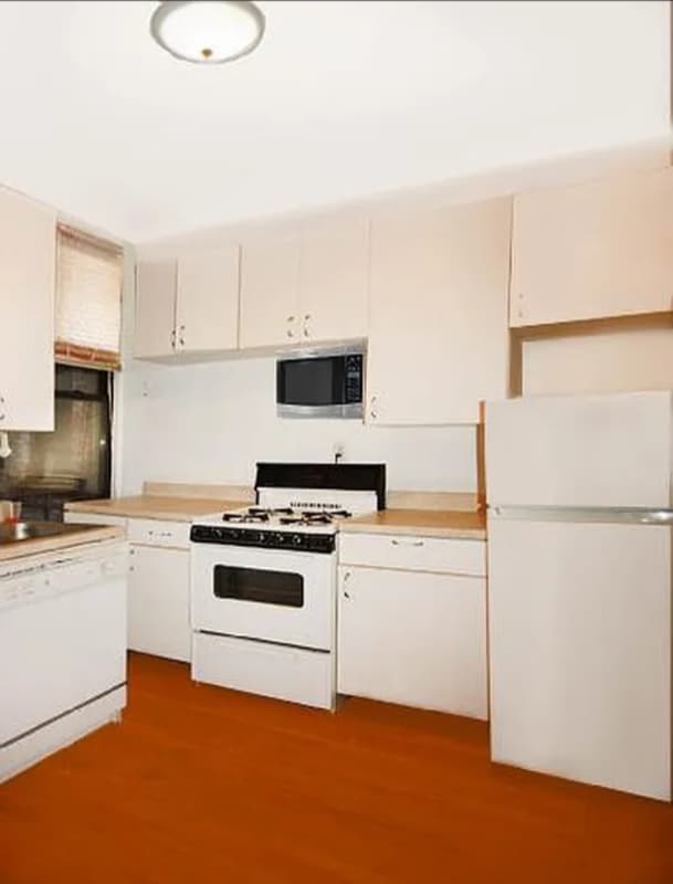 Building Photo - E. 58th St, 2nd /3Rd Ave Rental