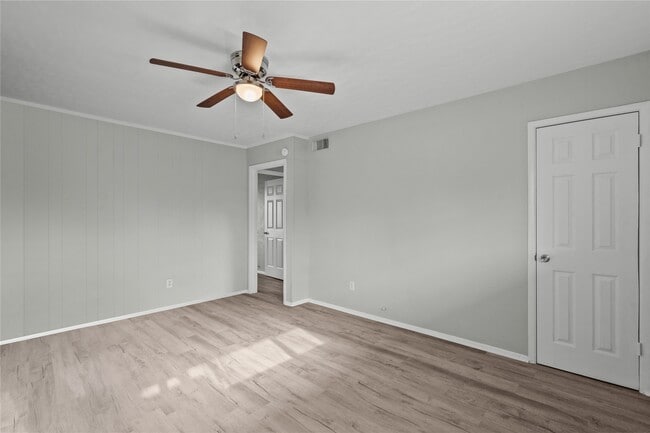 Building Photo - 2729 Main St