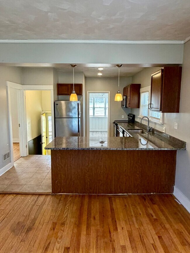 Photo - 3 Bedroom Morton Meadows Home for Rent - Close to Everything!