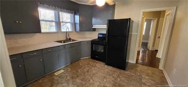 Photo - 208 W 21st St