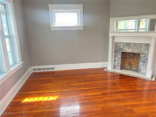 Photo - 1278 E 115th St Unit 2