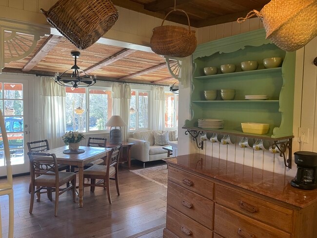 View from kitchen - 1430 Sunshine Trl