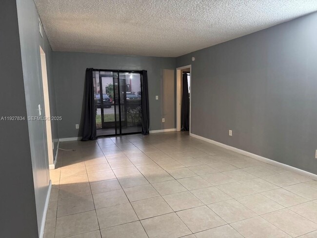 Photo - 855 NE 209th St Unit 102-34