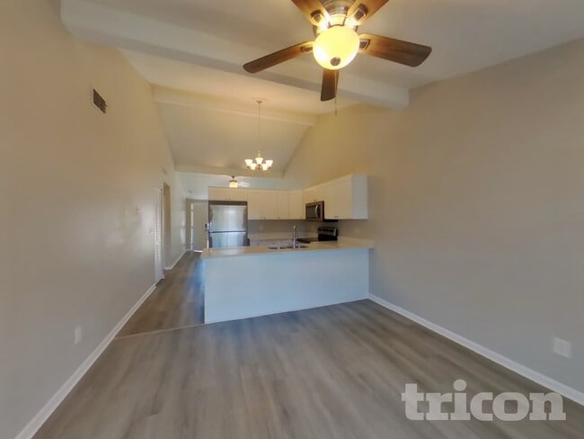 Photo - 16013 Woodpine Dr