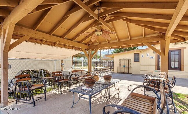 3232 Carver Rd