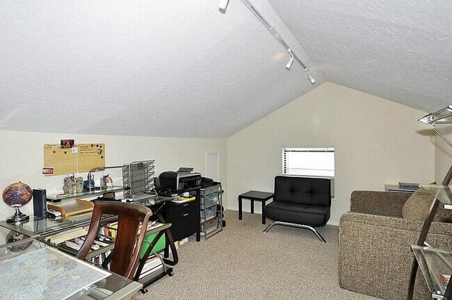 Photo - 543 W 16th St Casa