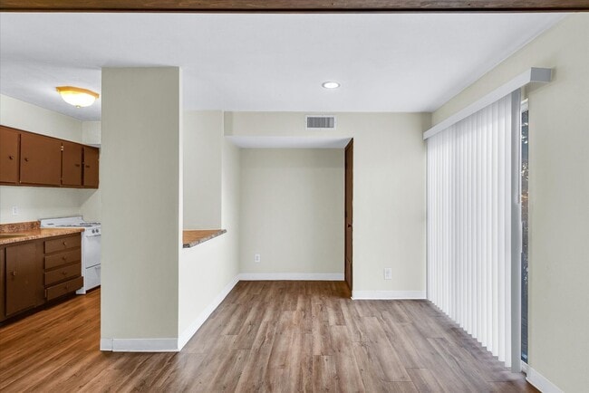 Photo - 717 Fairmont