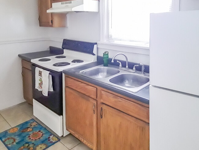 Photo - 2400 Summer Hill Ave