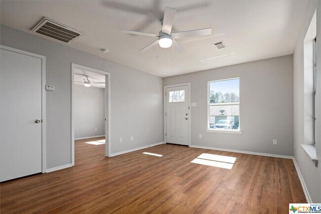 Photo - 1206-1208 Hillyer St