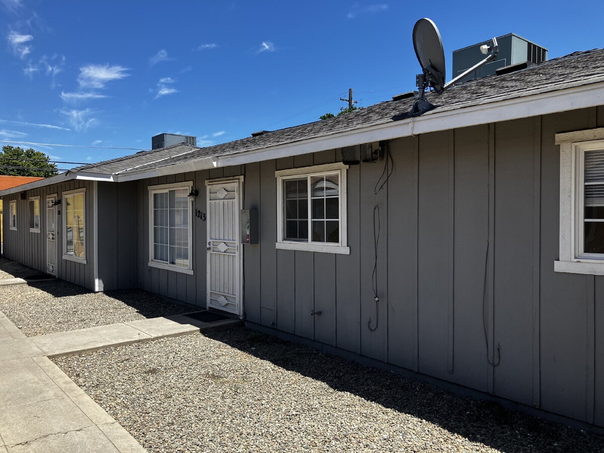 "Charming 3-Bedroom 1 BATH Haven in Merce... - "Charming 3-Bedroom 1 BATH  Haven in Merce... Apartment