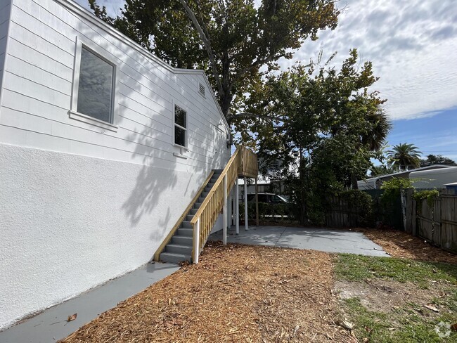 Building Photo - 615 Dora St Rental