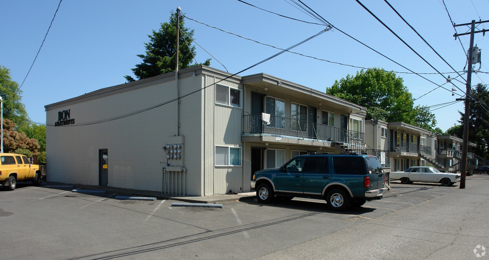 Photo - 1000-1055 W 7th Ave Apartments