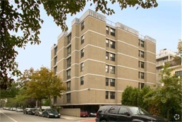 Building Photo - 45 Trowbridge St Unit 5C Rental