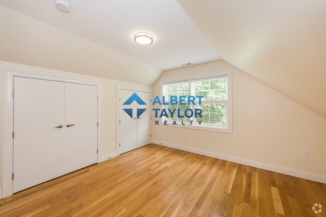 Building Photo - 217 Arlington St Unit 1 Rental