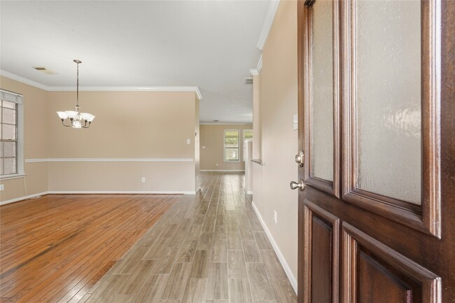 Photo - 15106 Turphin Way