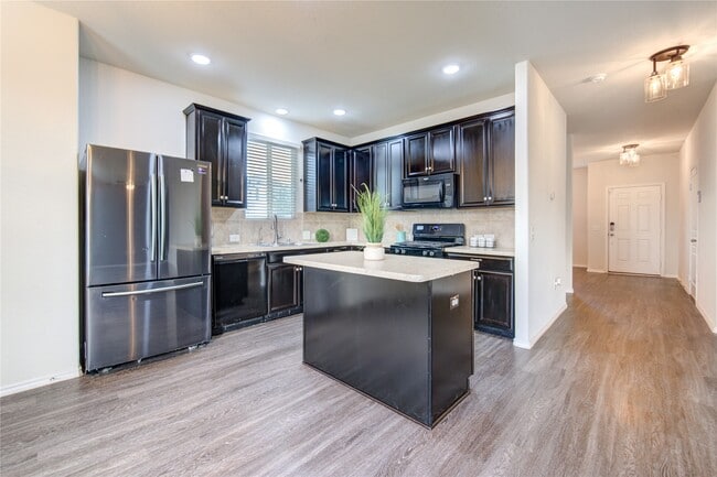 Photo - 5027 Brewcastle Ln