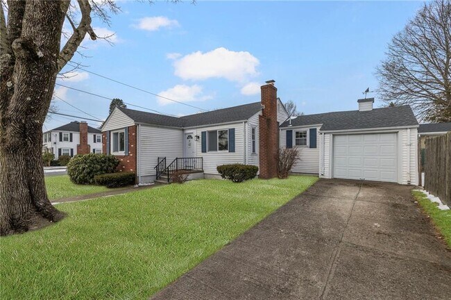 Photo - 33 Moorland Ave