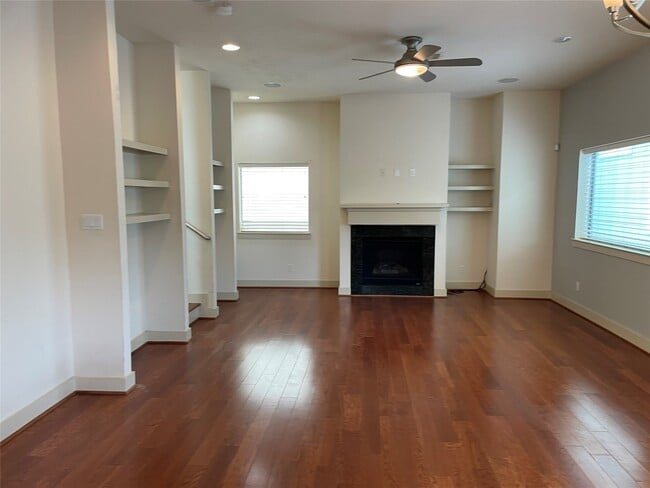 Building Photo - 1510 W 26th St Unit F