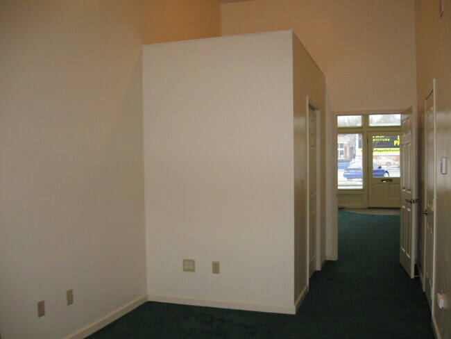 Photo - 210 N 9th St Apartment Unit 210