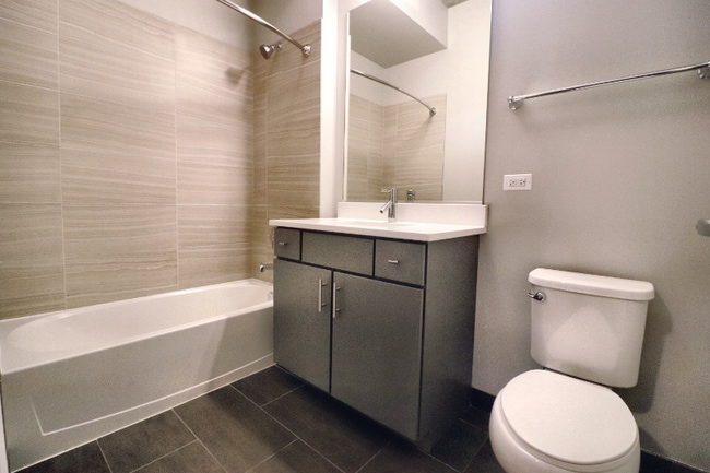 Photo - 845 S Clark St