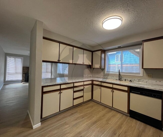 Photo - Single Level House-S Salem. Ready to Move ...