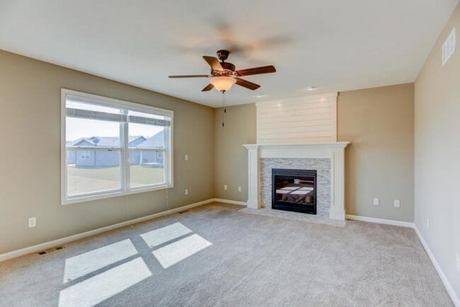 Photo - Beautiful 5 bed, 4 bath-Prairie Crossing, ...