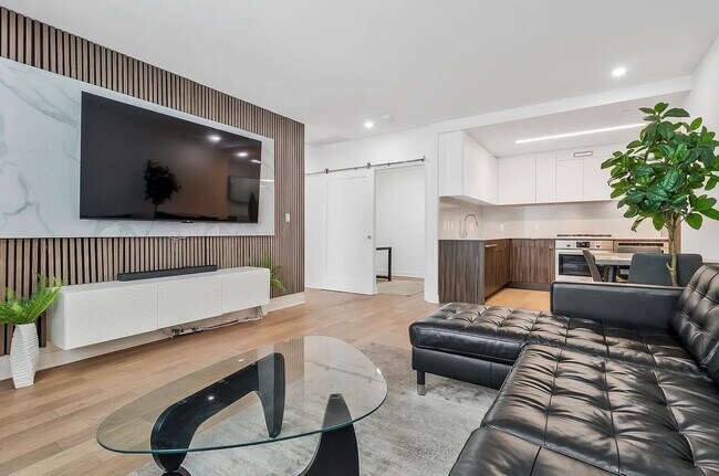 37 L St SE