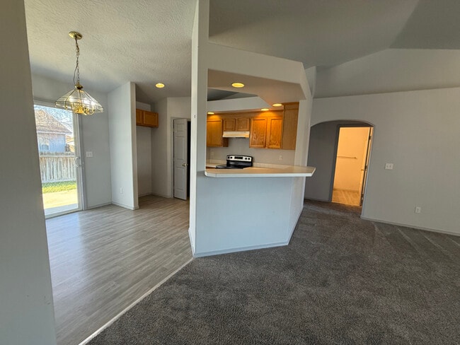 Photo - 607 Meadowbrook Dr