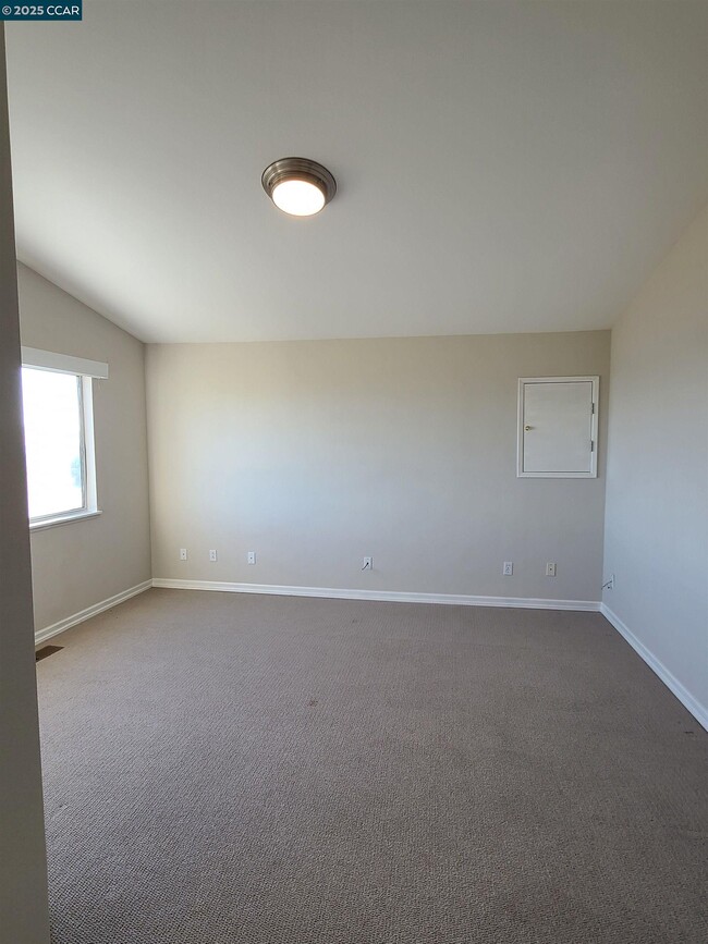 Photo - 34 Shorewood Ct