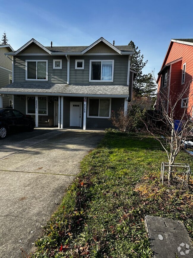 Building Photo - SE Portland 3Bed/1.5Bath Townhome