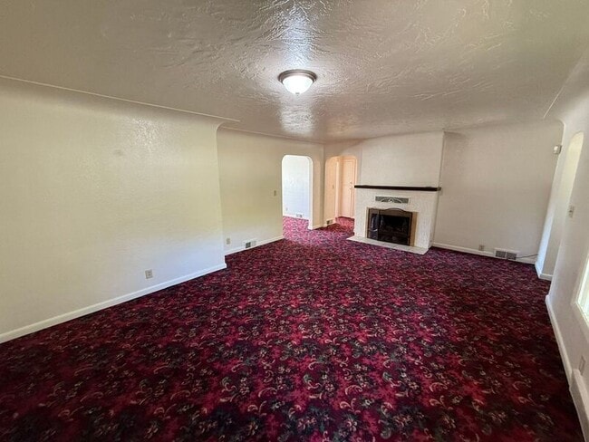 Photo - 3490 Neef Ave SE