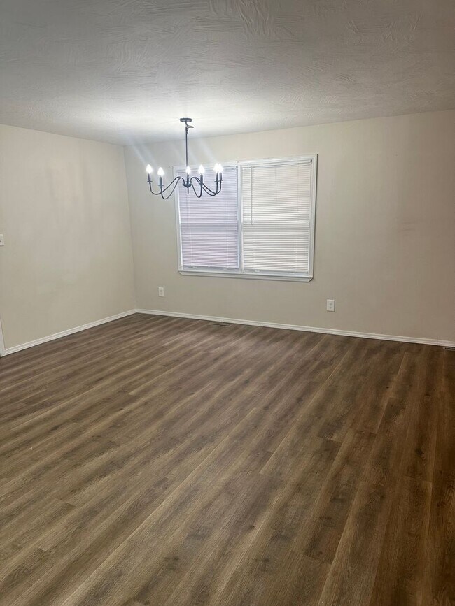 Photo - Modern Comfort Meets Outdoor Bliss in This...