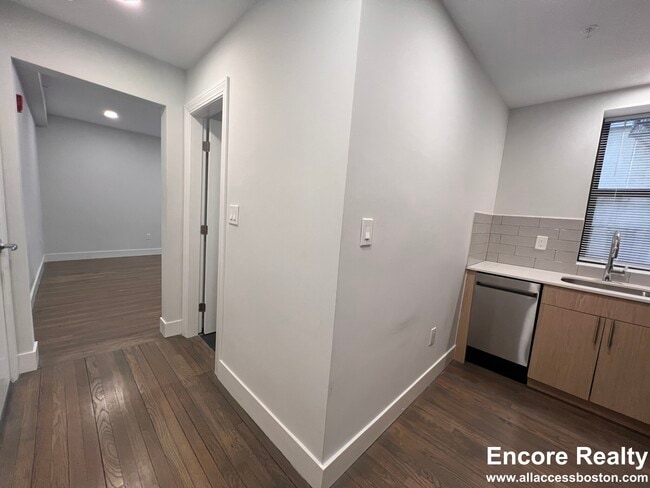 Photo - 11 Peterborough St Unit 8