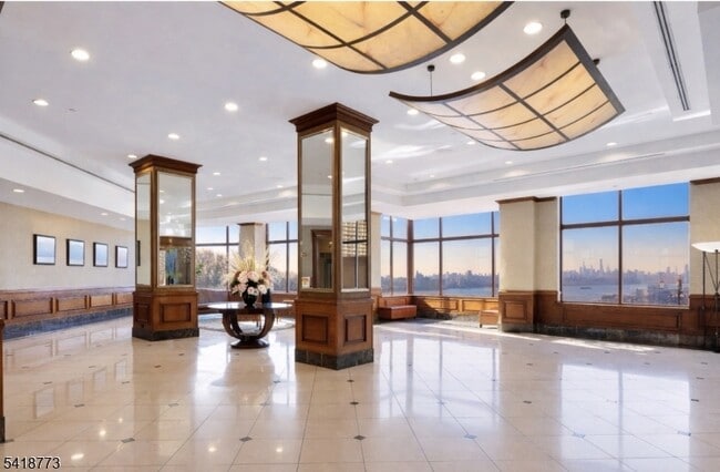 Building Photo - 100 Old Palisade Rd Unit 1410